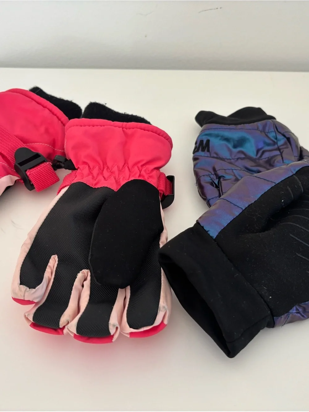 all in motion Kids Two-Pair Winter Gloves in Hot Pink and Iridescent Blue
